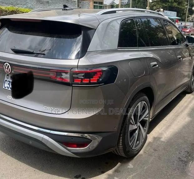Volkswagen ID.6 2022 Gray