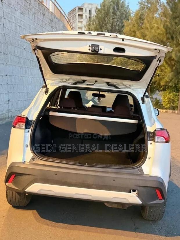 Toyota Corolla Cross 1.8 Hybrid FWD 2022 White