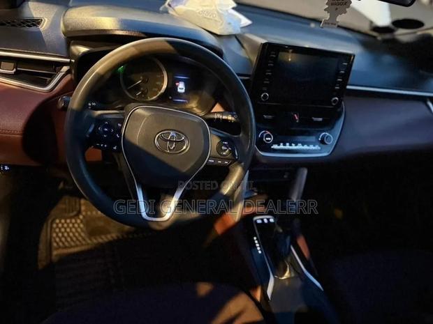 Toyota Corolla Cross 1.8 Hybrid FWD 2022 White
