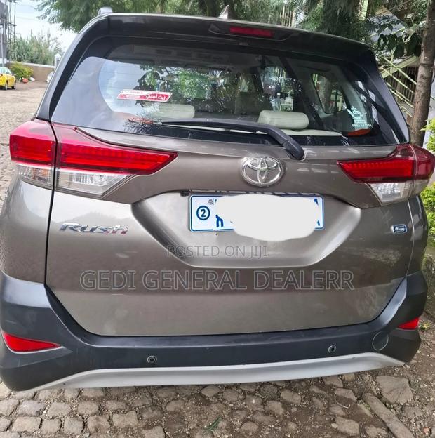 Toyota Rush 2022 Brown