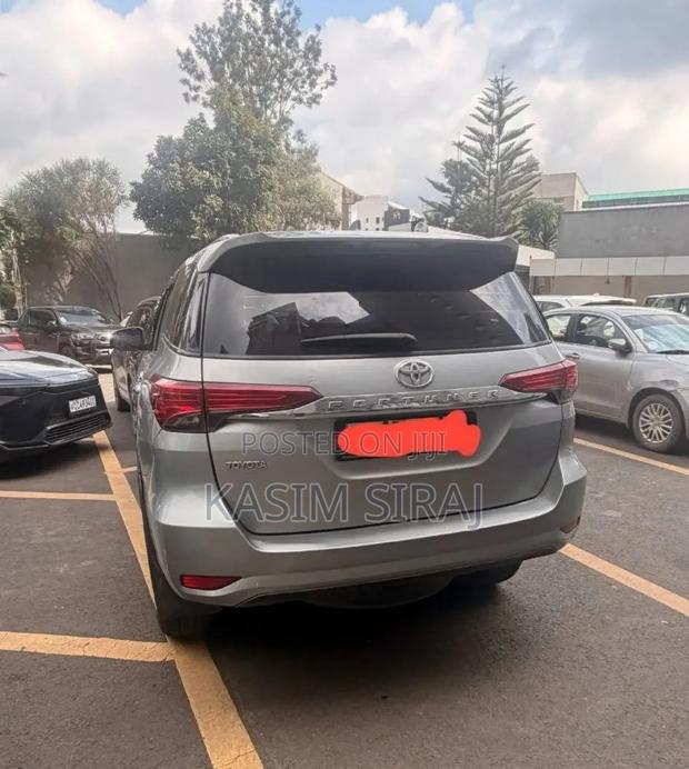 Toyota Fortuner 2.8 D AWD 2017 Silver