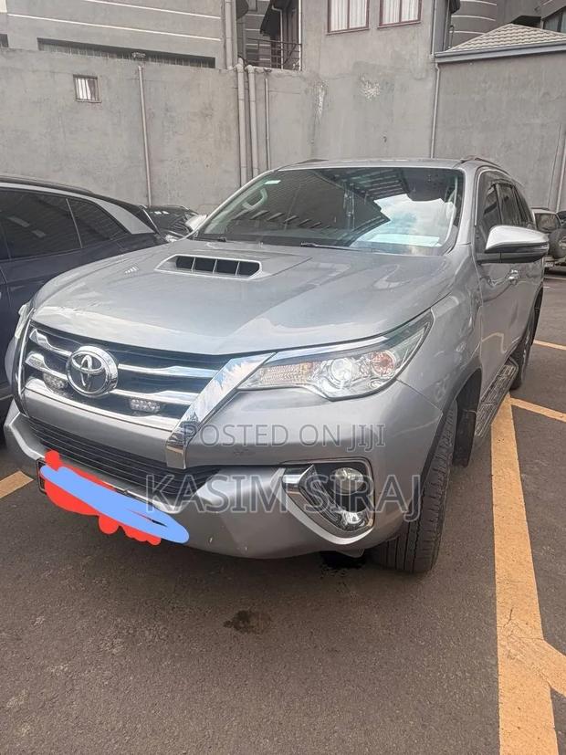 Toyota Fortuner 2.8 D AWD 2017 Silver