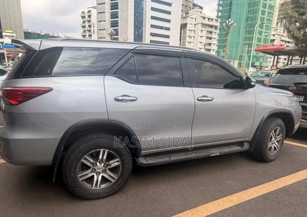Toyota Fortuner 2.8 D AWD 2017 Silver