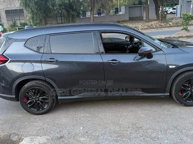 Chevrolet Orlando 2022 Gray