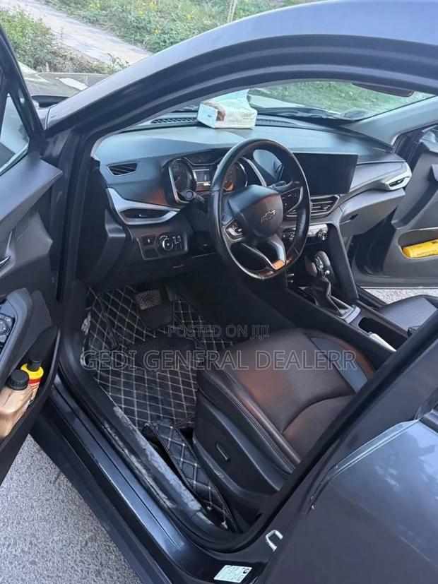 Chevrolet Orlando 2022 Gray
