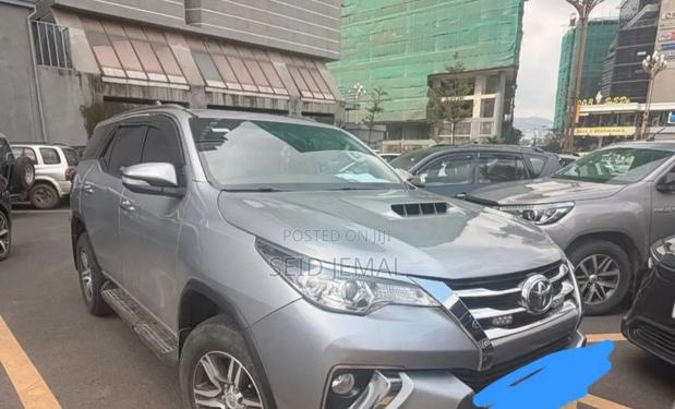 Toyota Fortuner 2016 Silver