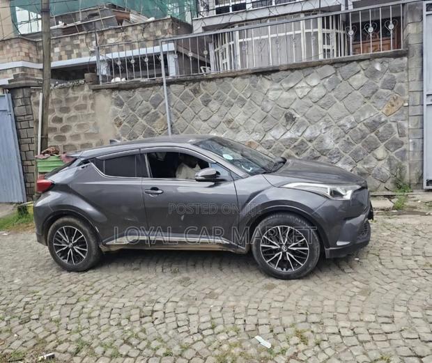 Toyota C-HR 2017 Gray
