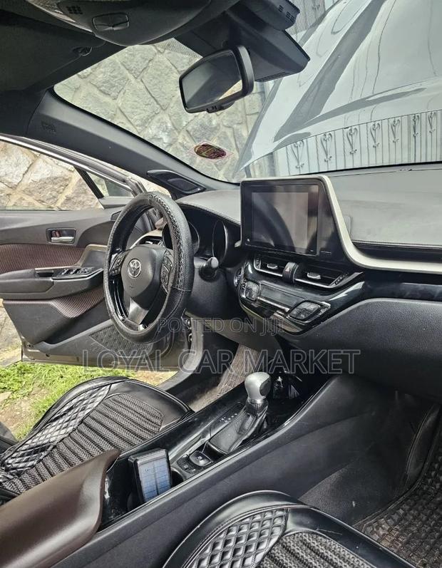 Toyota C-HR 2017 Gray