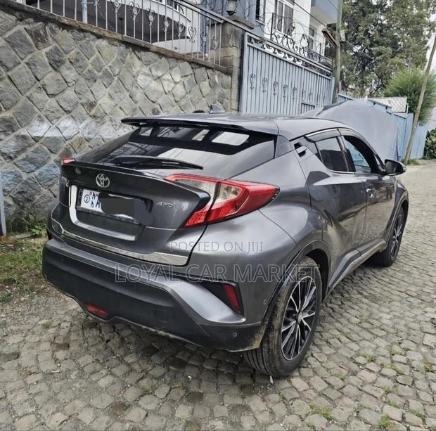 Toyota C-HR 2017 Gray