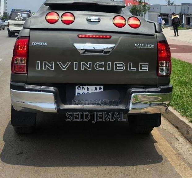 Toyota Hilux 2021 Gray