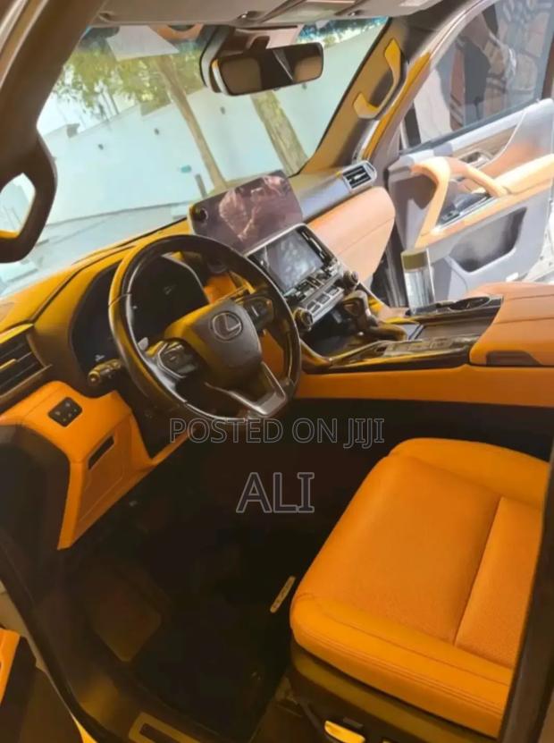 Lexus LX 2022 Gold