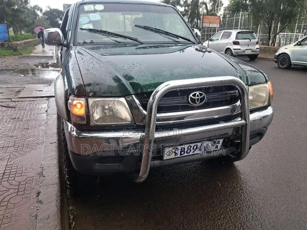 Toyota Hilux 2003 Green