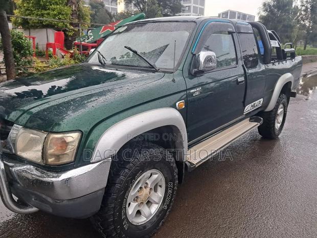 Toyota Hilux 2003 Green