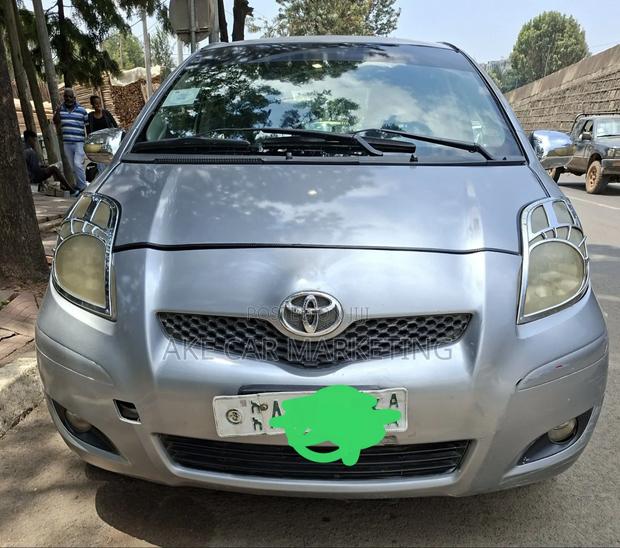 Toyota Yaris 1.0 HB T1 2008 Silver