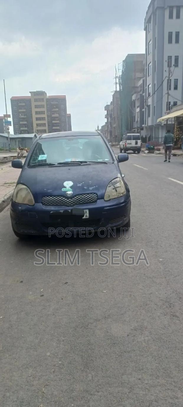 Toyota Vitz 2004 Blue