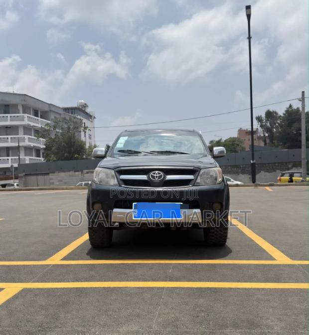 Toyota Hilux 2008 Gray