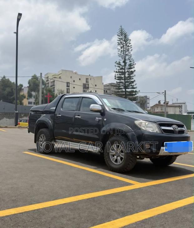 Toyota Hilux 2008 Gray