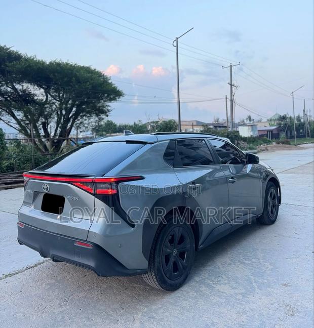 Toyota bZ4X 2024 Gray