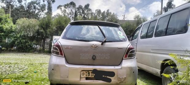 Toyota Yaris 2005 Gray
