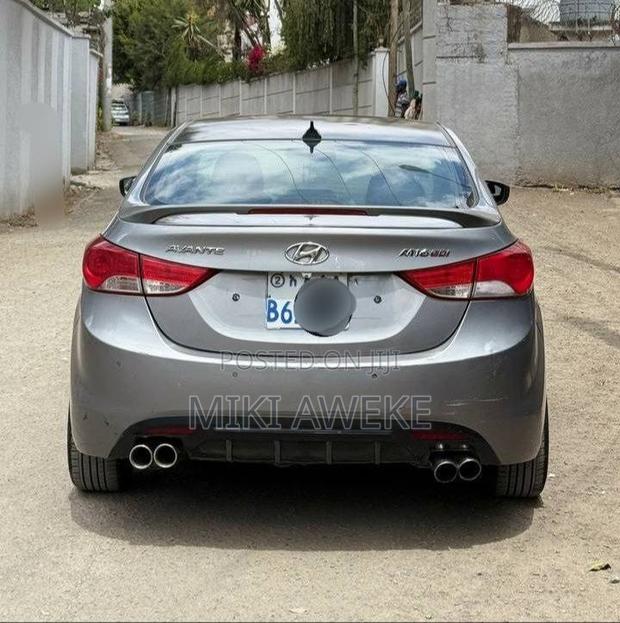 Hyundai Avante 2011 Silver