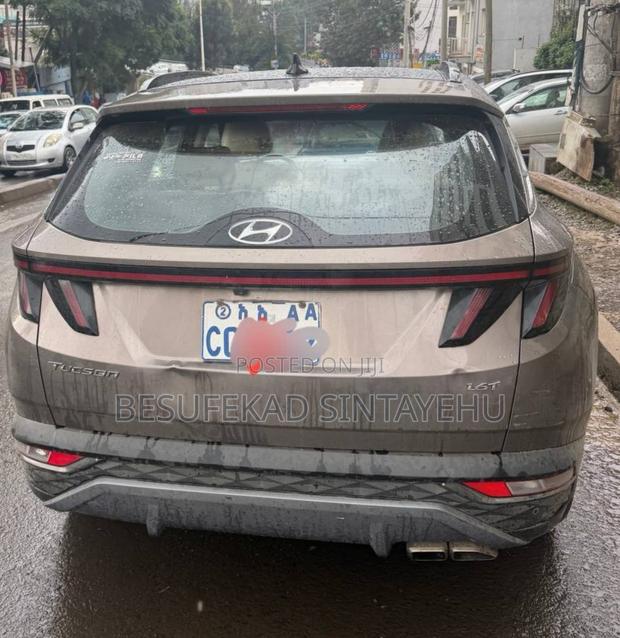 Hyundai Tucson 2022 Brown