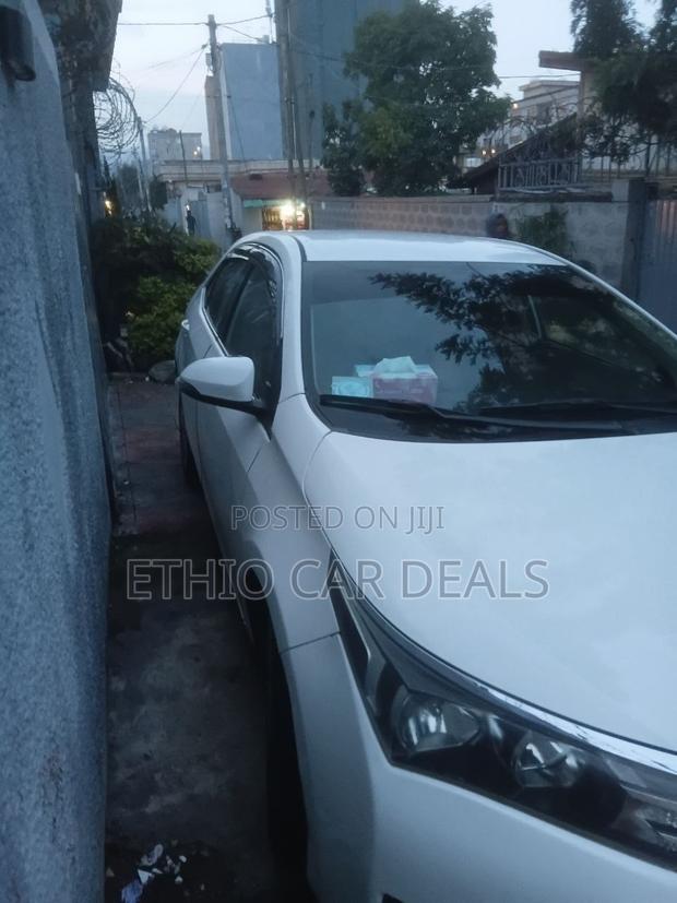Toyota Corolla 2015 White