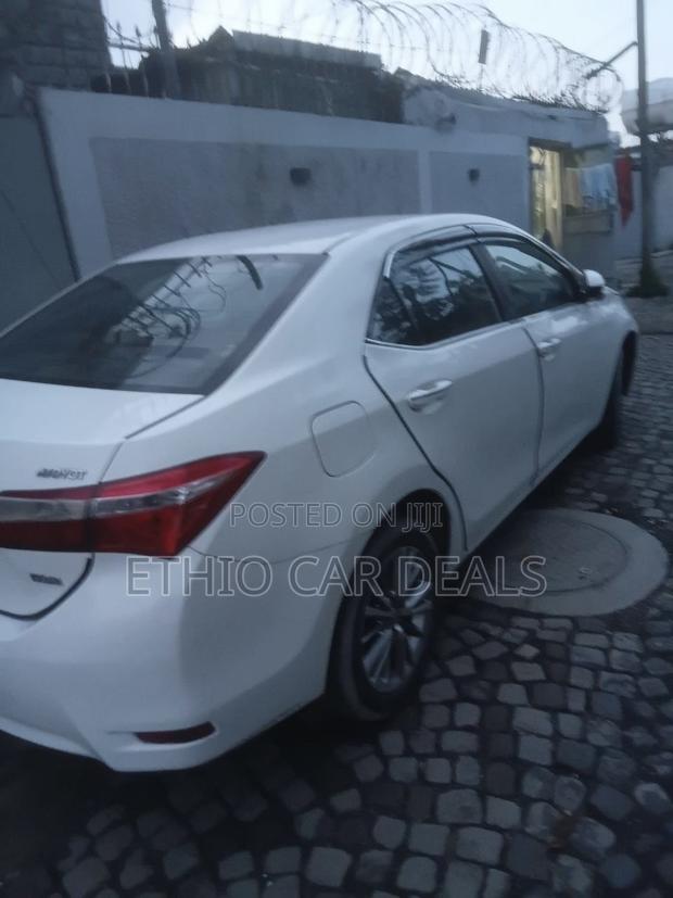 Toyota Corolla 2015 White