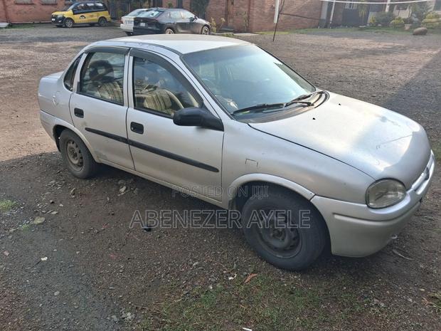 Opel Corsa 1.4 Twinport 2004 Gray