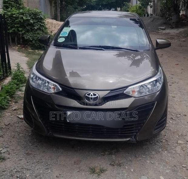 Toyota Yaris 2020 Brown