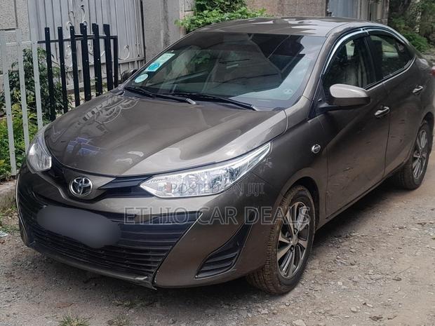 Toyota Yaris 2020 Brown