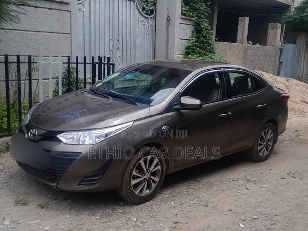 Toyota Yaris 2020 Brown