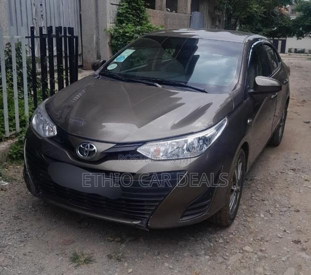 Toyota Yaris 2020 Brown
