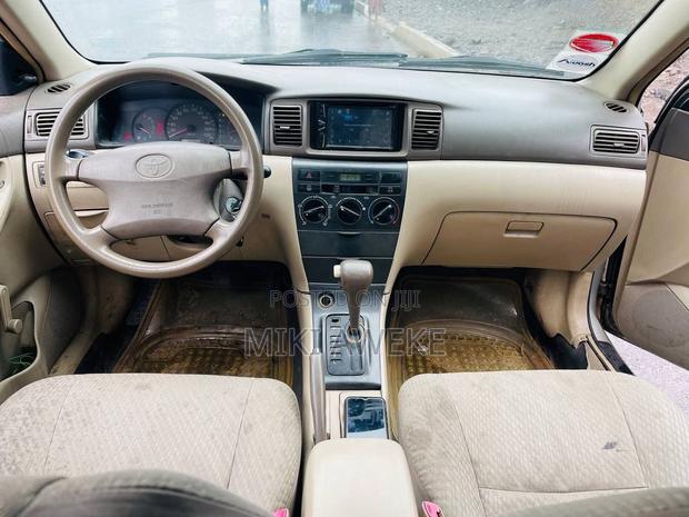 Toyota Corolla 2005 White