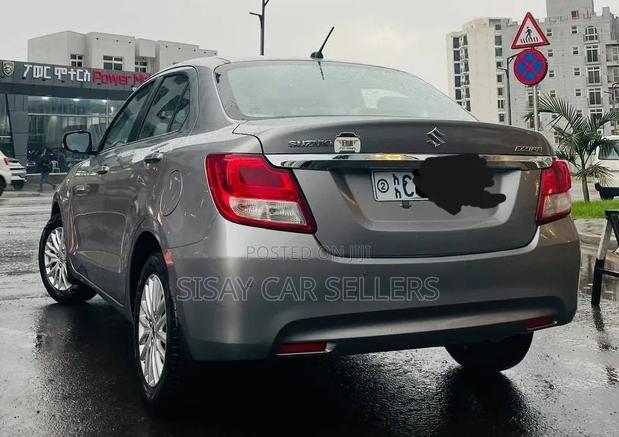 Suzuki Dzire 2022 Silver