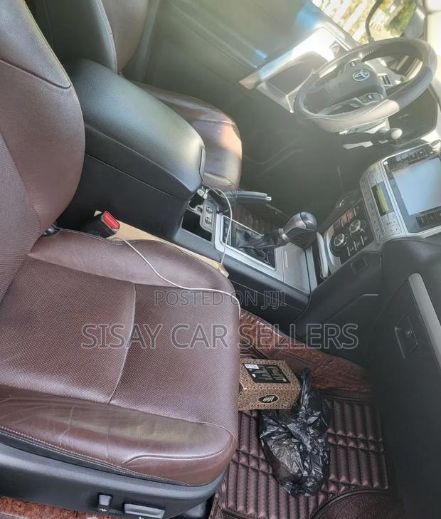 Toyota Land Cruiser Prado 2018 Black