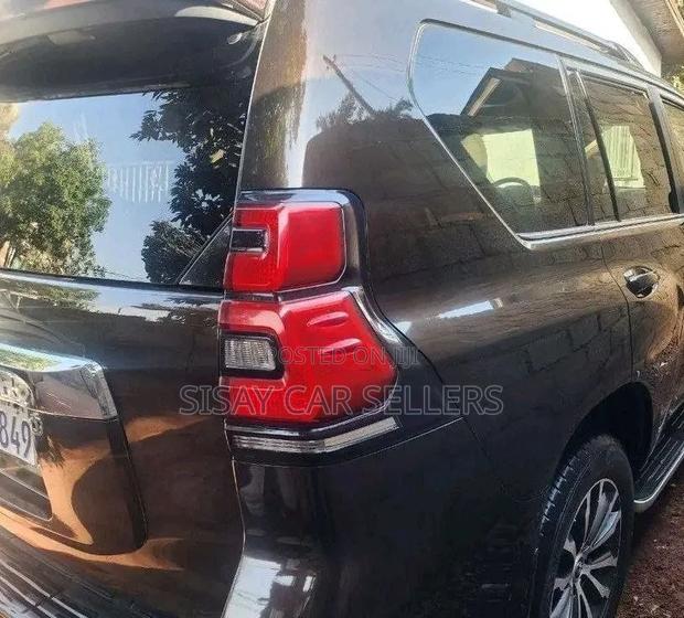 Toyota Land Cruiser Prado 2018 Black