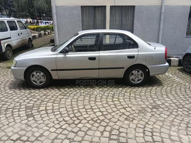 Hyundai Accent 2002 Silver