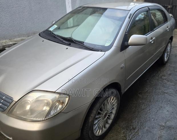 Toyota Corolla 2004 Gold