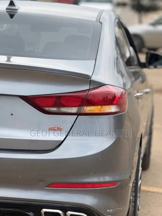 Hyundai Avante 2016 Gray