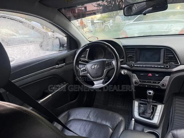Hyundai Avante 2016 Gray