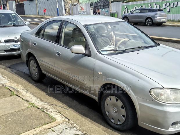 Nissan Sunny 2011 Silver