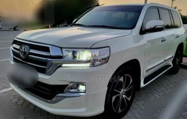 Toyota Land Cruiser 2012 White