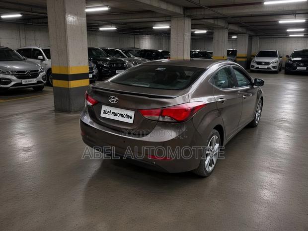 Hyundai Elantra 2015