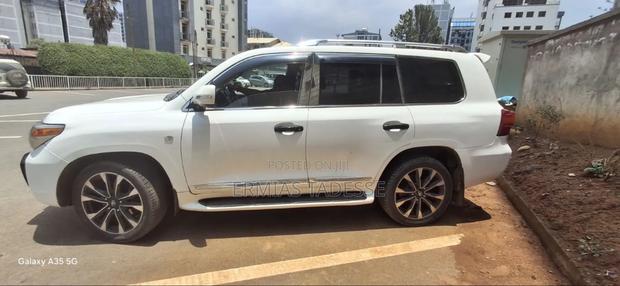 Toyota Land Cruiser 4.6 V8 GX 2010 White