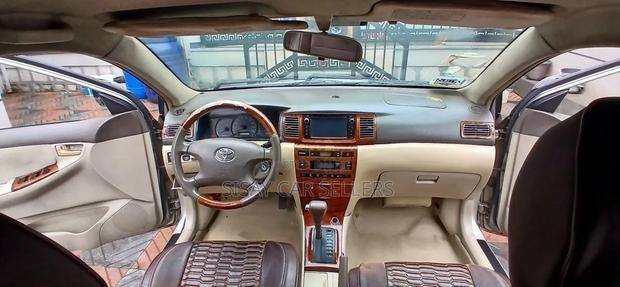 Toyota Corolla 2004 Silver