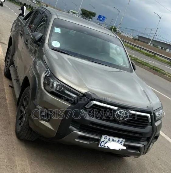 Toyota Hilux Revo Double Cab Deisel 2.8 RWD 2022 Gray