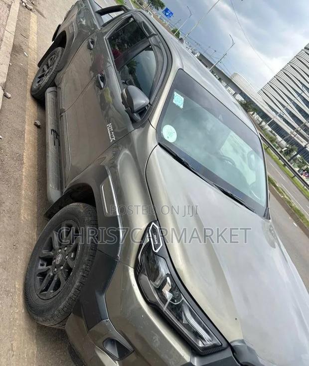Toyota Hilux Revo Double Cab Deisel 2.8 RWD 2022 Gray