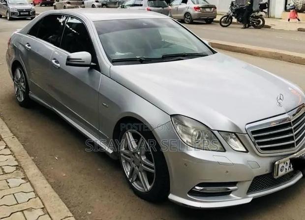 Mercedes-Benz E200 2013 Silver