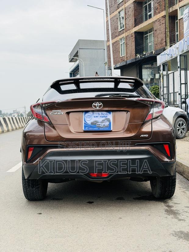 Toyota C-HR 2017 Brown