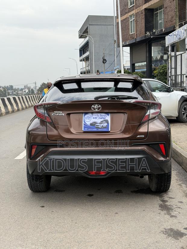 Toyota C-HR 2017 Brown